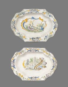 Pair of polylobate ceramic plates, Turin mid-18th century.